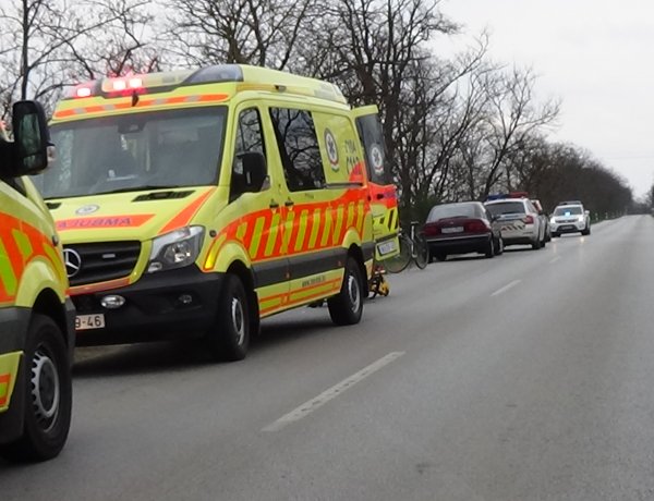 Kerékpárost ütött el egy személygépkocsi a Kemecsei úton, Bodóhegynél