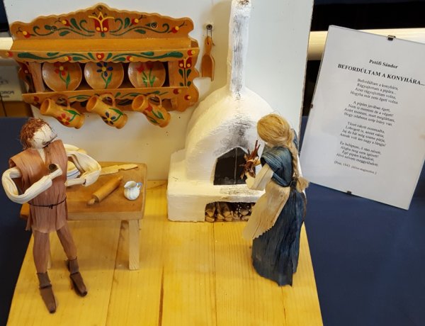 „Versek által született..." - csuhészobor kiállítás a Vasutas Művelődési Házban