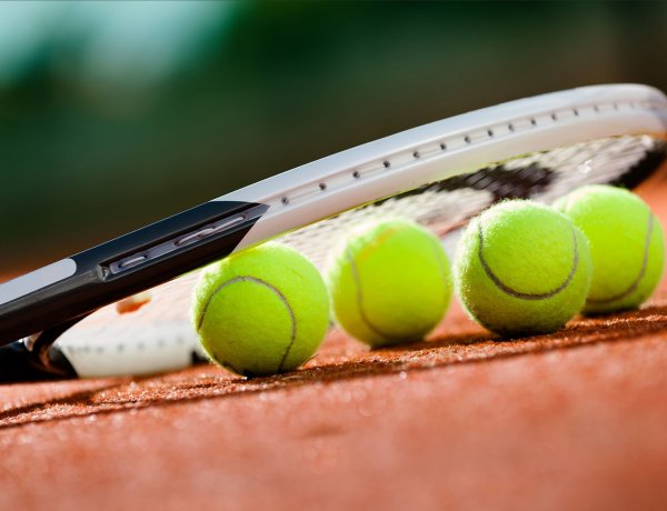 Figyelem! Április 12-én elmarad a Családi tollas a Zelk iskolában