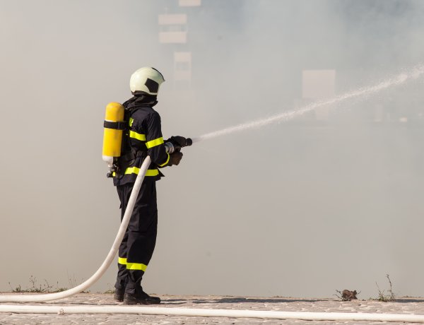 Hat szabadterületen bekövetkezett tűzesetnél avatkoztak be a megye tűzoltói csütörtökön