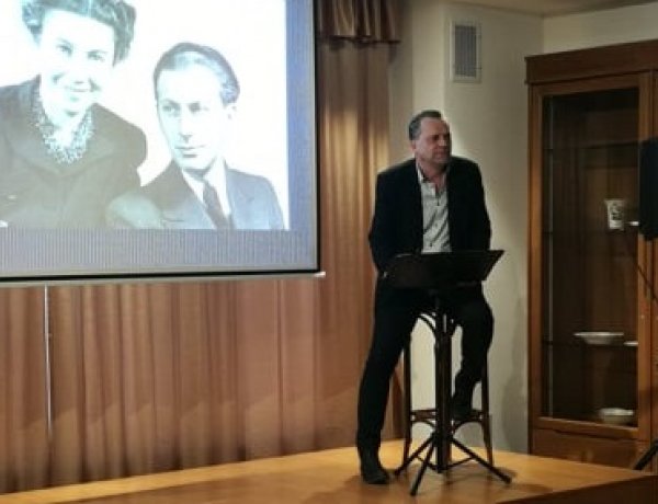 Lenyűgöző Radnóti-est a Bencs Villában – Oberfrank Pál estje Nyíregyházán