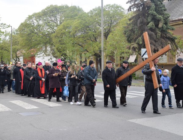 Városi Keresztút – „Keresztutat járunk, hogy megtanuljunk élni, halni a világban”