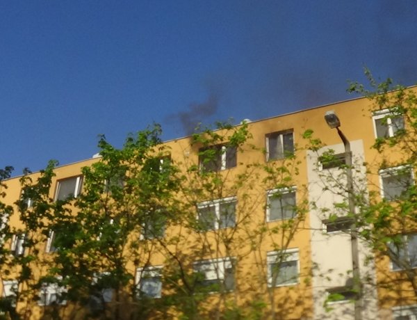 Újabb társasházi lakásban ütött ki tűz – Videóért kattintson ide!