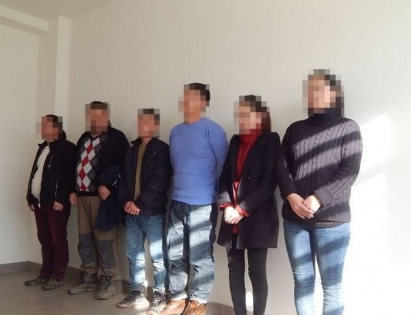 Mongol illegális migránsokat és embercsempészeket fogtak el 