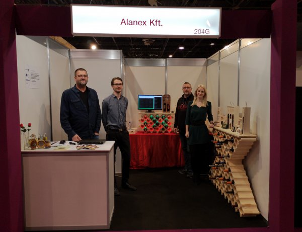 Társasházépítés, gravírozással : otthon mindkét területen – Verebélyi János válaszol!