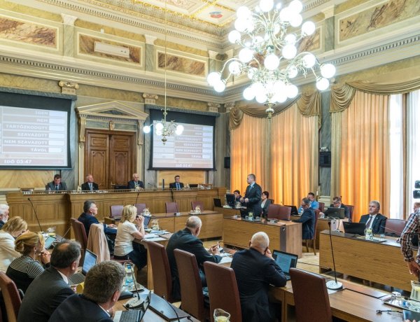 Sportkoncepcióról, első lakáshoz jutók támogatásáról és okoszebráról is döntöttek