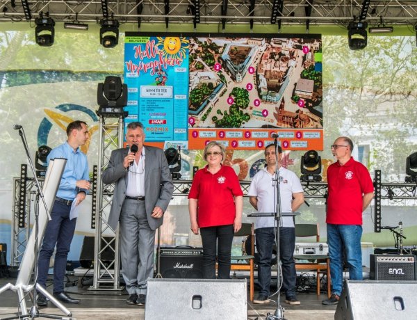 Szűrőprogramok, valamint újraélesztési és mentőkutya bemutató is volt a Hellón!