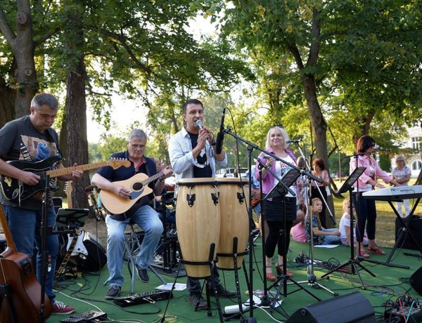 Mentha Project - Együtt zenél többek között az orvos, az autószerelő és a vívó szakedző