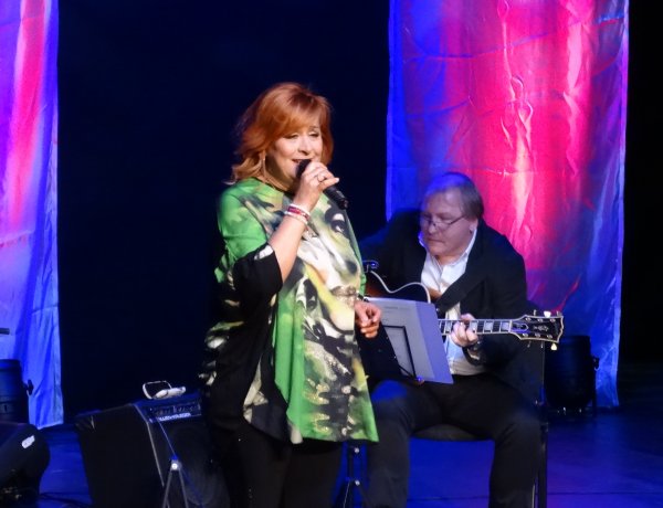 Fergeteges hangulat, álló taps – Swing, szerelem, Szulák a VMKK-ban