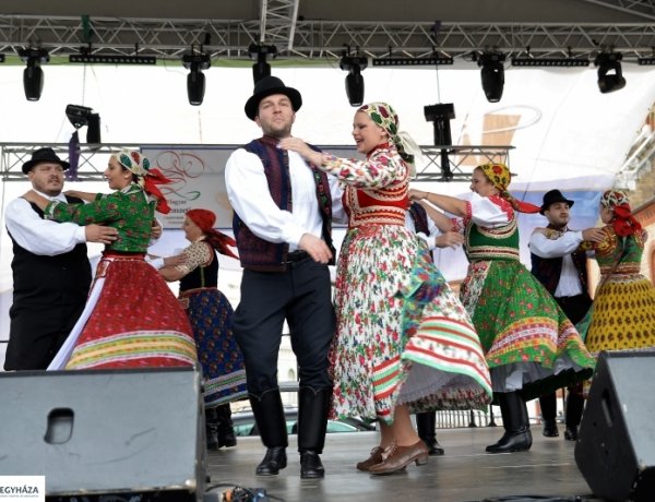 I. Néptáncosok Bálja Nyírszőlősön - vacsorával, játékokkal és táncokkal