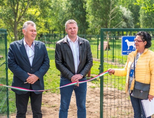 Nyíregyháza immár hetedik kutyafuttatóját adták át Örökösföldön