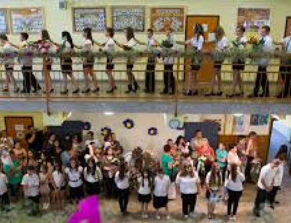 Országszerte elkezdődnek a ballagások és az érettségi vizsgák