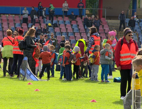 Ovifoci - teljesen megtelt a Városi Stadion a sportoló kicsikkel!