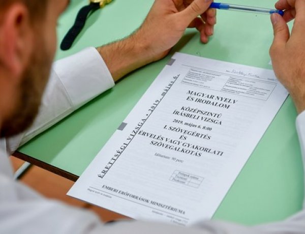 Itt vannak a 2019-es középszintű magyarérettségi hivatalos megoldásai és feladatsorai