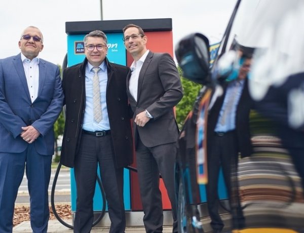 Újabb elektromos autó töltőállomásokkal gazdagodott Nyíregyháza!