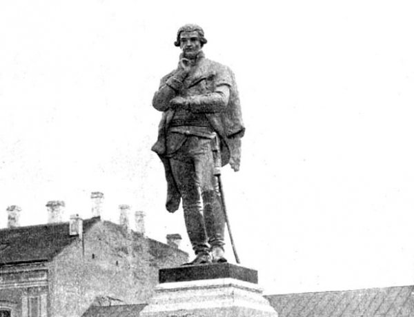 Amiről az utcák mesélnek - 120 éve leplezték le Bessenyei szobrát 1.