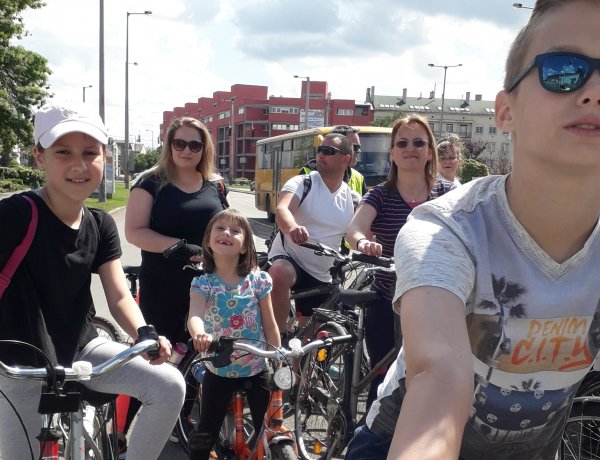 Ezúttal Tokajig bicikliztek az orosiak szombaton, hét- és hetvenéves is volt a csapatban