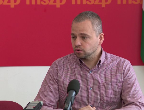 Történelmi érettségi anomáliák címmel tartott ma sajtótájékoztatót az MSZP