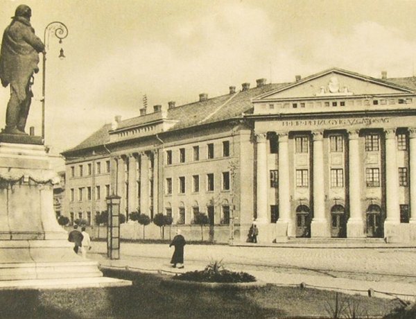 „Dicsőség a nagy álmodó emlékének!” 120 éve leplezték le Bessenyei szobrát 2.