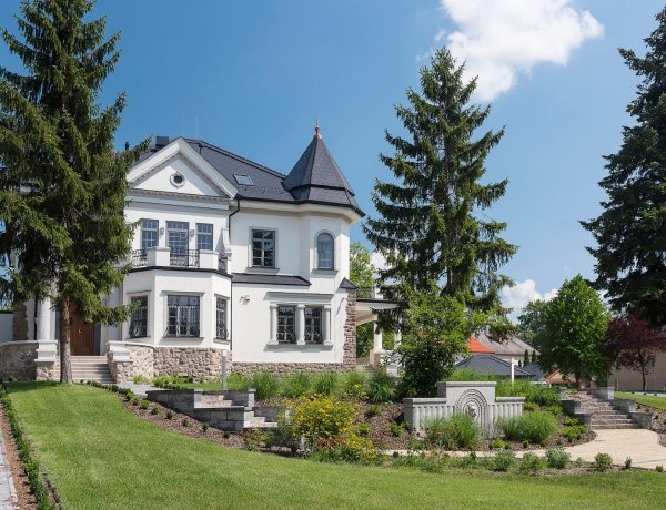 Lehetőség a magángyűjtőknek – A Bencs Villában ez is lehetséges!