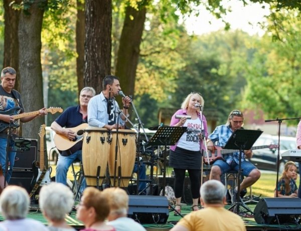 Zene Sóstón! Ez már a III. évad lesz; ismét duók, triók és nagyzenekarok koncerteznek!