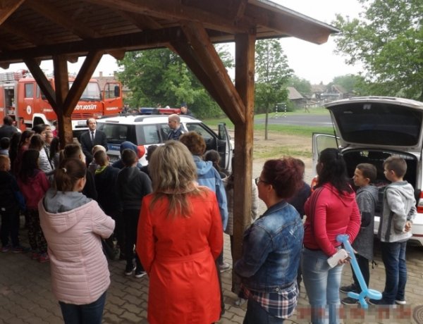 Gyermeknap a megyei iskolákban – A rendőrség is csatlakozott
