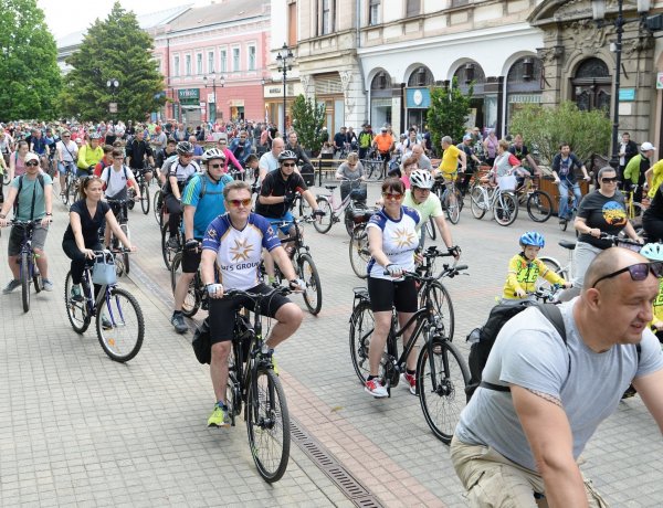Élő videókon a Bringa Piknik startja – Több mint ezer kerékpáros vágott neki a távnak