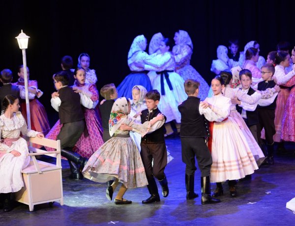 Megyei néptánc találkozó – Pulyabált szerveztek a Váci Mihály Kulturális Központban