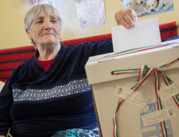 Délig még lehet mozgóurnát igényelni – Online, ügyfélkapus azonosítással kérelmezhető