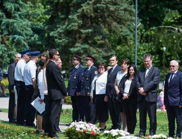 Hősök napja – Több helyszínen is koszorúzással emlékeztek Nyíregyházán