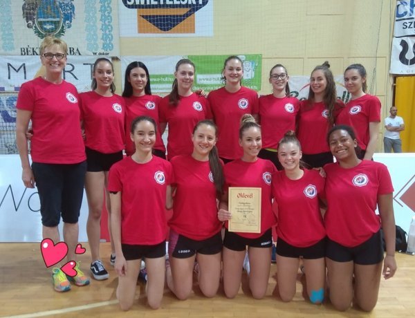 Negyedik lett a Sportcentrum röplabda együttese - Békéscsabán játszott az U19-es gárda