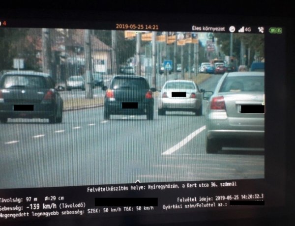 Kirívó gyorshajtás Nyíregyházán – 50 km/h helyett 139 km/h sebességgel közlekedett