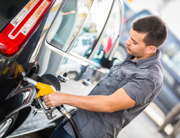 Csökkent a benzin és a gázolaj ára – A benzin literenként átlagára 409 forint