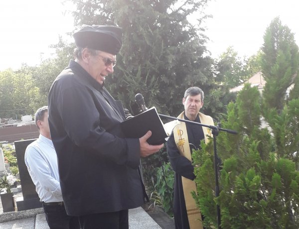 Hősök Napja Oroson is – Megemlékezést tartott az Orosért Közéleti Egyesület