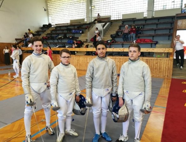 Bronzérem az országos bajnokságon - Nagykanizsán az NYVSC kardozói