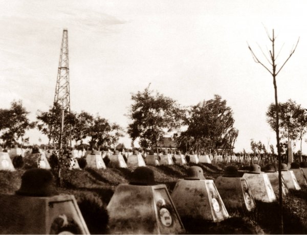 Megemlékezések a Hősök temetőjében - Amiről az utcák mesélnek...