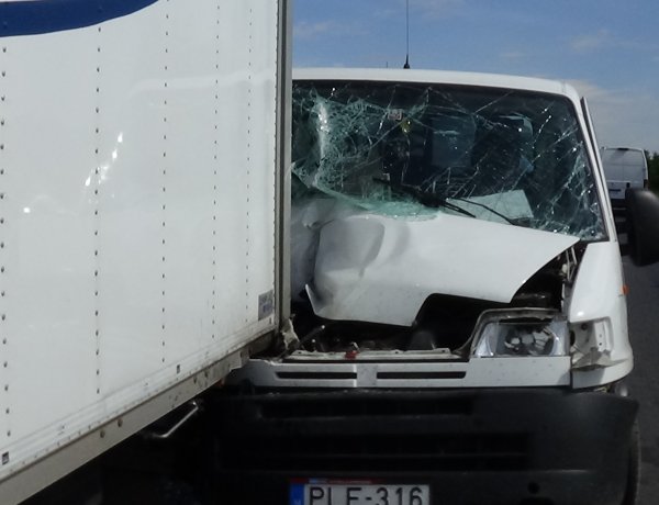 Ismét baleset történt a 4-es főúton Nyírtura közelében -Egy sérültet kórházba szállítottak