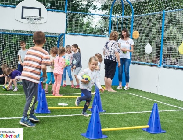 Sportfejlesztés – Már 14 nyíregyházi óvoda rendelkezik multifunkciós pályával