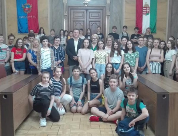 Lengyel testvériskolai látogatás a Bemben – A Városházán és az Állatparkban is jártak!