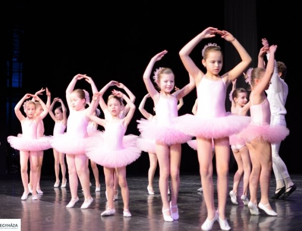 Qn-Balett évzáró vizsgaelőadása a Váci Mihály Kulturális Központban