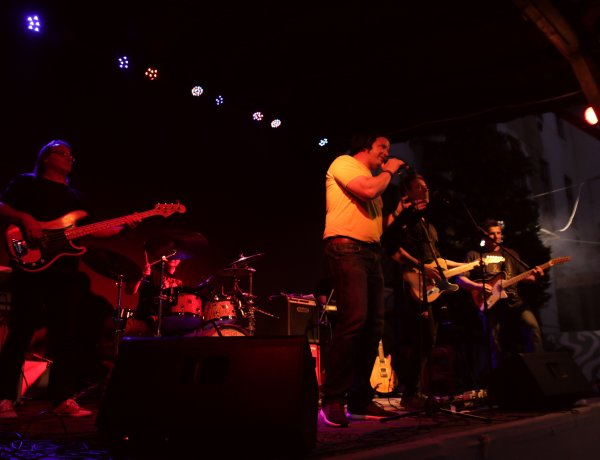 Nagyra fújták a lufit, de nem eresztett le, sőt! Remek koncertet adott a Blues Balloons!