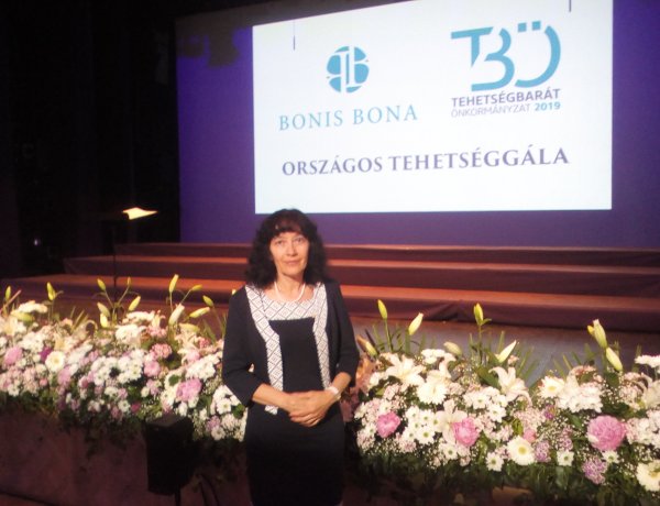 „Bonis Bona – A nemzet tehetségeiért" díjat kapott a Bem Iskola pedagógusa