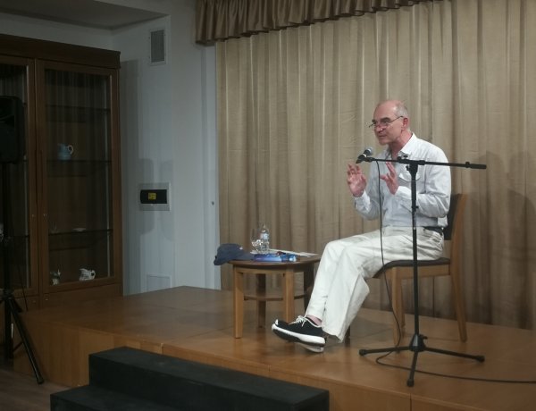 Így még nem láthatták – Rendhagyóan Szervét Tiborral a Bencs Villában