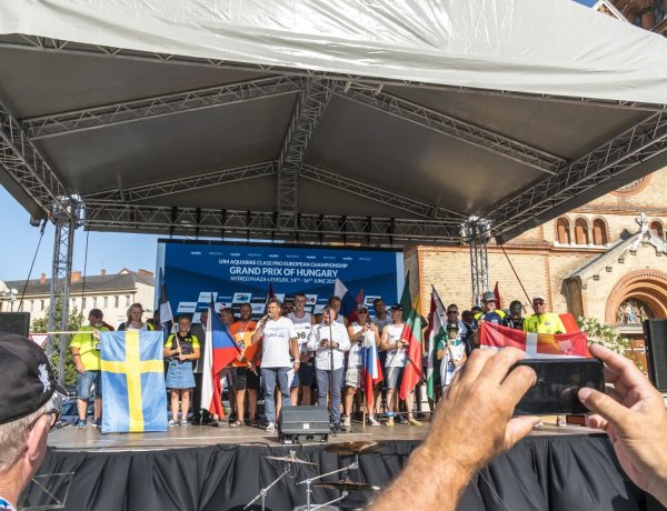 Huszonegy ország mintegy 120 versenyzője a jet-ski Eb-futamon, Nyíregyháza-Leveleken