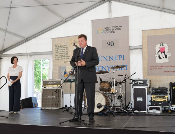 Csütörtök délután megnyílt a 90. Ünnepi Könyvhét nyíregyházi programsorozata