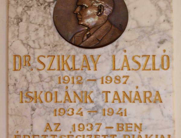 Amiről az utcák mesélnek - Dr. Sziklay László emlékére      