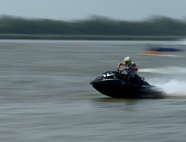 Jet-ski EB futam – Magyar győzteseknek is szólt a himnusz a megyében rendezett versenyen