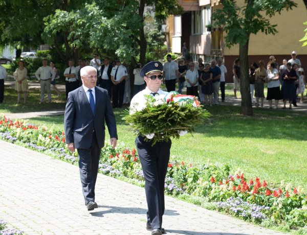 A Holokauszt Nyíregyháza és környéke áldozataira emlékeztek a Bernstein Béla téren