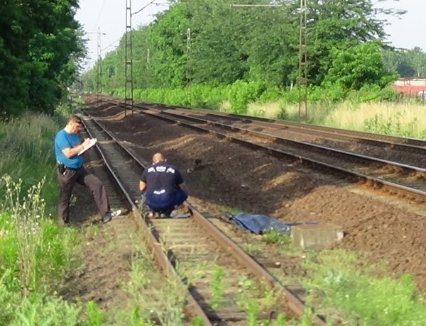 Tragédia! Vonat gázolt halálra egy férfit a Kótaji úti vasúti átjáró közelében 