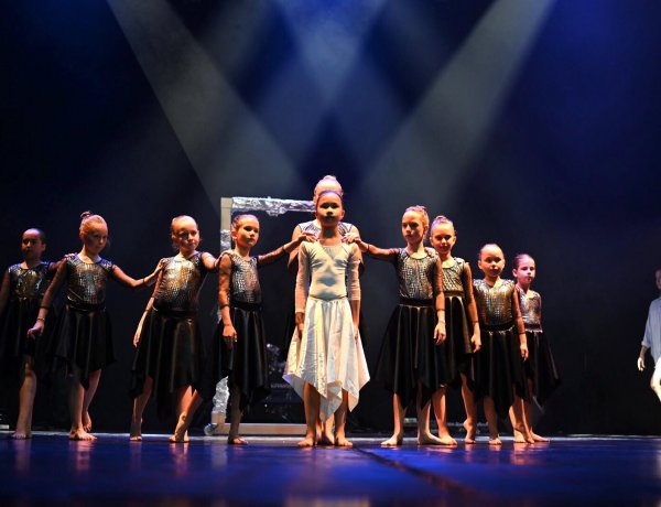 Tükörvilág – Győztes koreográfiákkal tartott évzáró gálaestet a Princess Balettiskola 